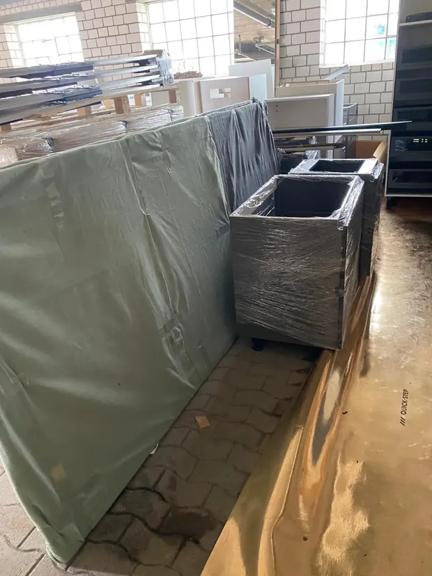 Umzug tisch verpackt